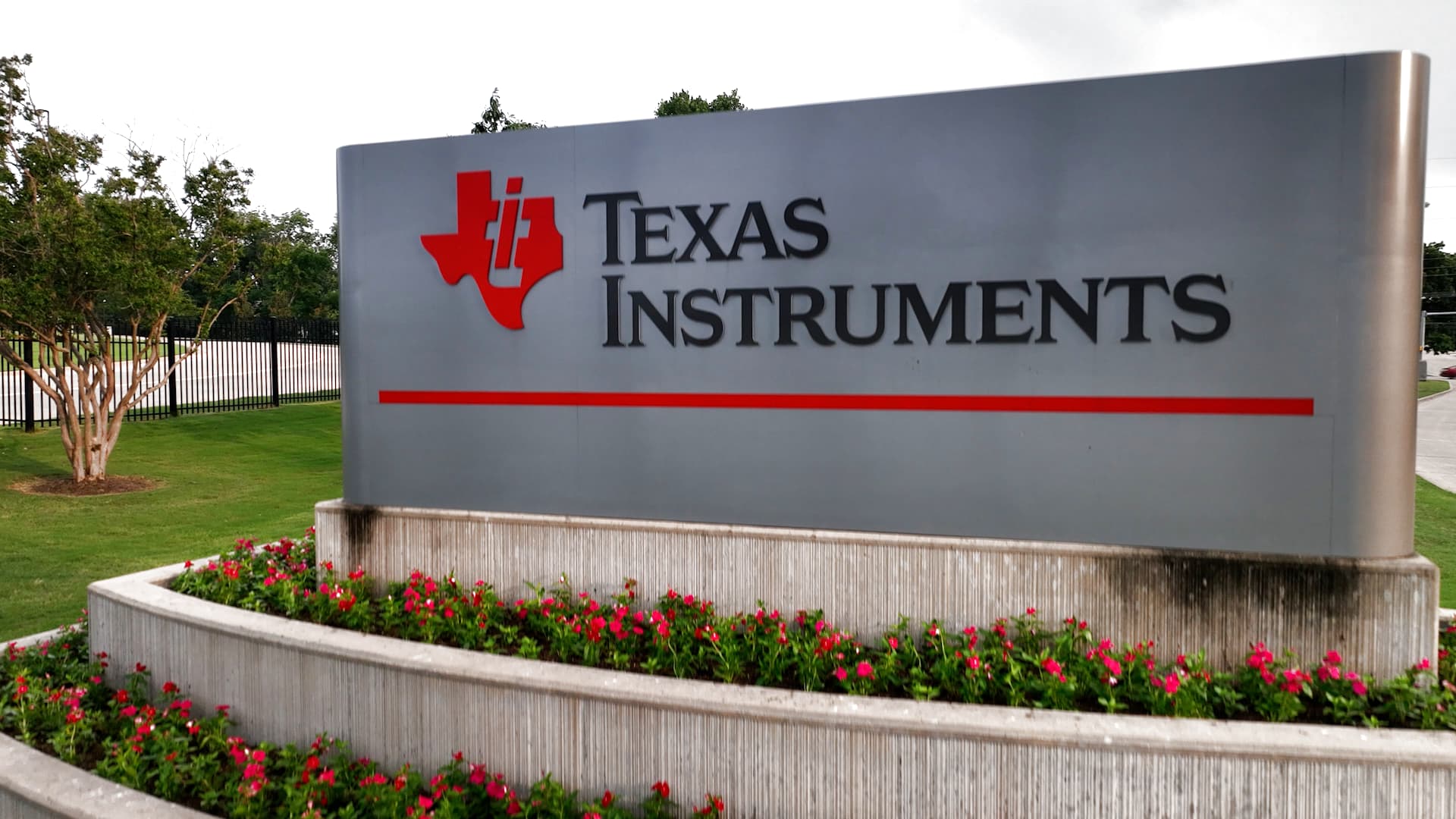 Texas Instruments Delivers Strong Q1 2025 Results, Stock Jumps 7%